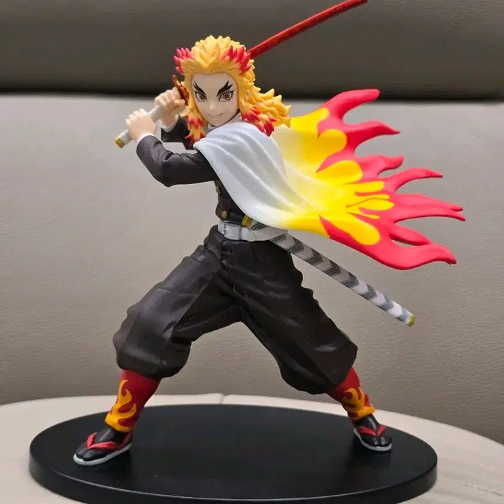 [BUNJANG] Demon Slayer Kyojuro Rengoku Figure / 귀멸의 칼날 렌고쿠 쿄쥬로 피규어 귀칼 정품 굿즈