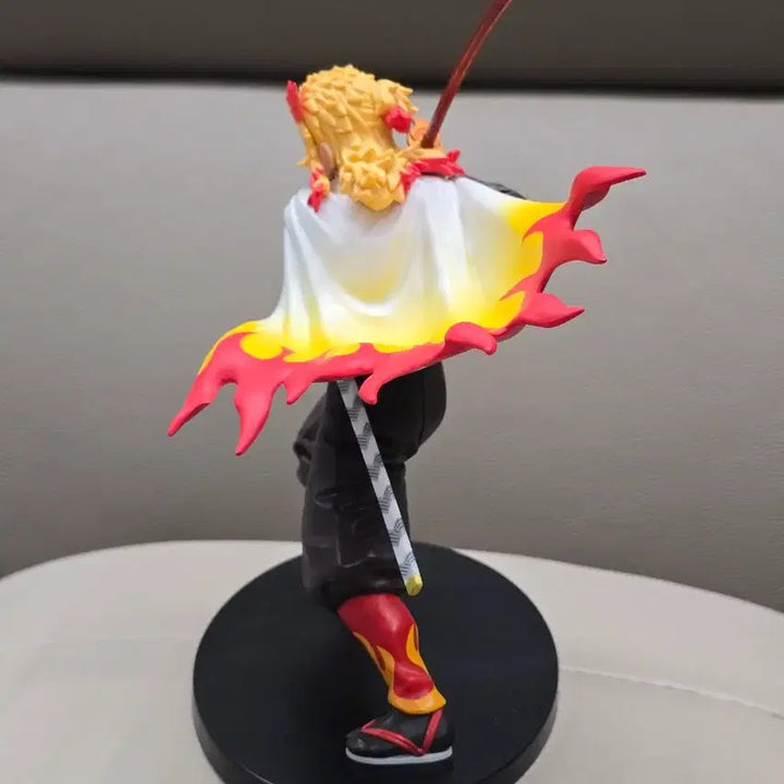 [BUNJANG] Demon Slayer Kyojuro Rengoku Figure / 귀멸의 칼날 렌고쿠 쿄쥬로 피규어 귀칼 정품 굿즈