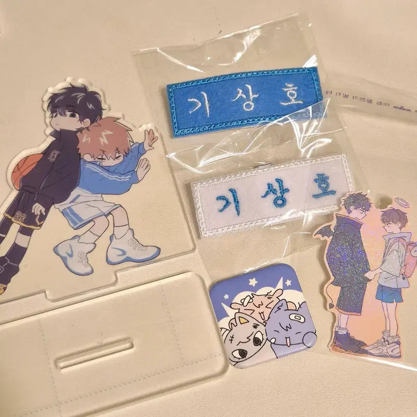 [BUNJANG] Garbage Time Jong Sang Acrylic Sticker, Ki Sang Ho Name Tag, Final Weapon Can Badge Bundle Set / 가비지타임 종상 아크릴 스티커 기상호 명찰 최종병기 캔뱃지 일괄