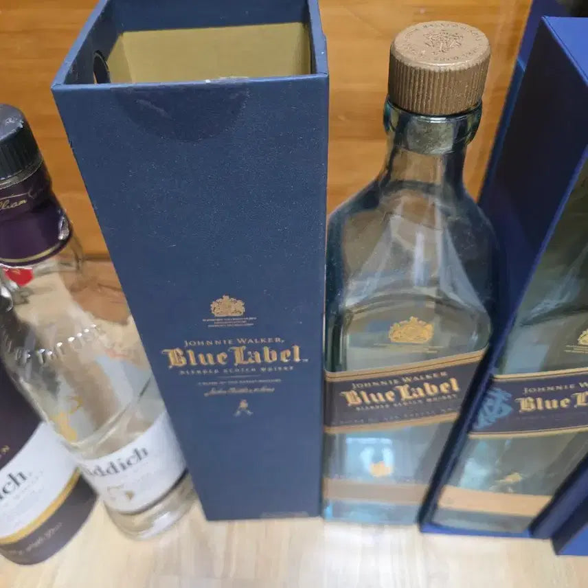 [BUNJANG] Johnnie Walker Blue Label &amp; Other Bottles (Empty) Bundle / 조니워커 블루라벨 외 3병 공병 일괄