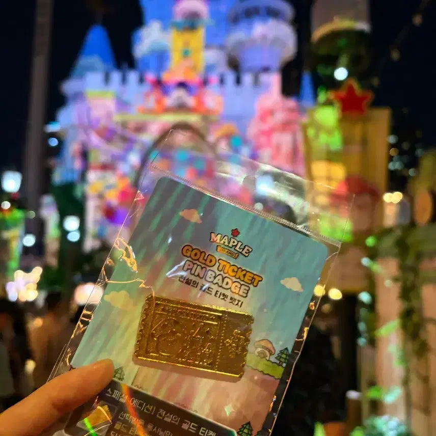 [BUNJANG] MapleStory x Lotte World Collaboration Gold Ticket Badge / 롯데월드 메이플스토리 골드티켓 뱃지