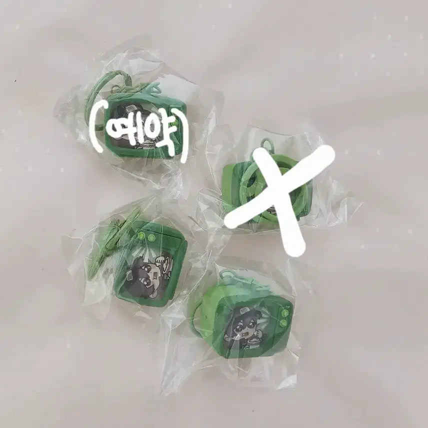 [BUNJANG] Jamtteul TV Pixelly Dinosaur Retro TV Keychain (Sealed) / [미개봉] 잠뜰tv 픽셀리 공룡 레트로 티비 티브이 키링