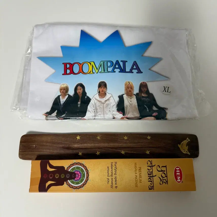 [BUNJANG] LE SSERAFIM BOOMPALA White T-Shirt Size M / 르세라핌 붐팔라 BOOMPALA 흰색 반팔 티셔츠 XL 사이즈