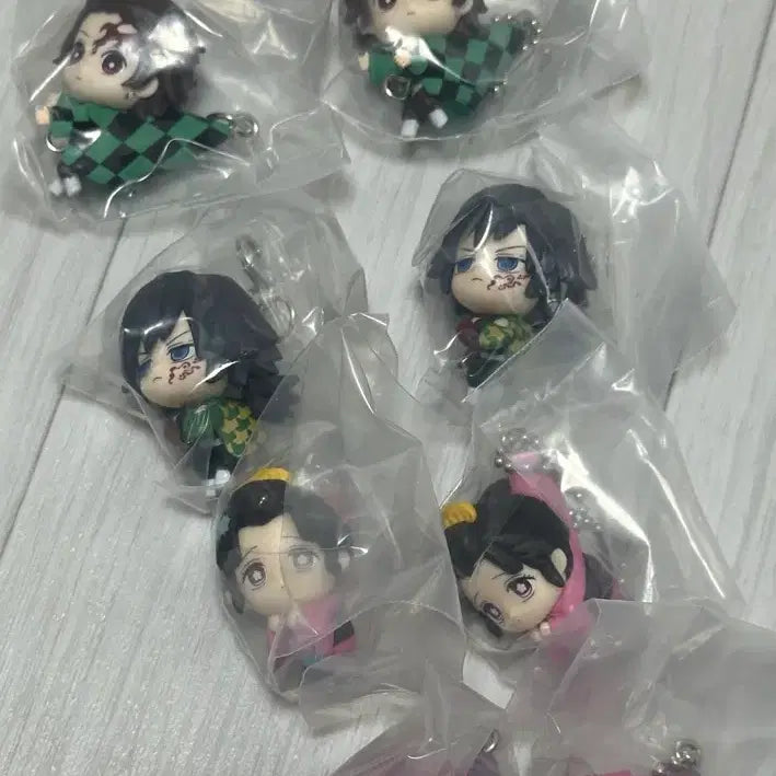 [BUNJANG] Demon Slayer: Kimetsu no Yaiba Keychain Gacha Figures / 귀멸의 칼날 대롱 가챠/ 아카자, 기유, 하쿠지, 코유키, 탄지로