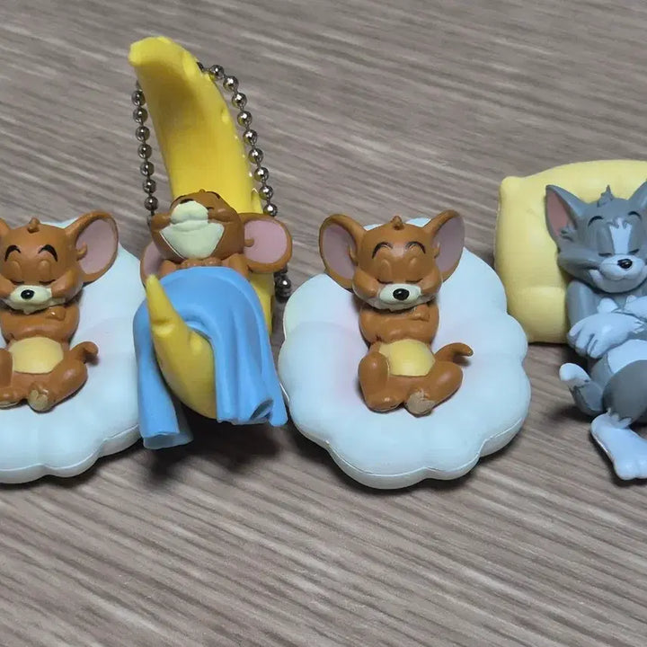 [BUNJANG] Tom and Jerry Sleeping Friends Figure Bundle Set / 톰과제리 가챠 일괄
