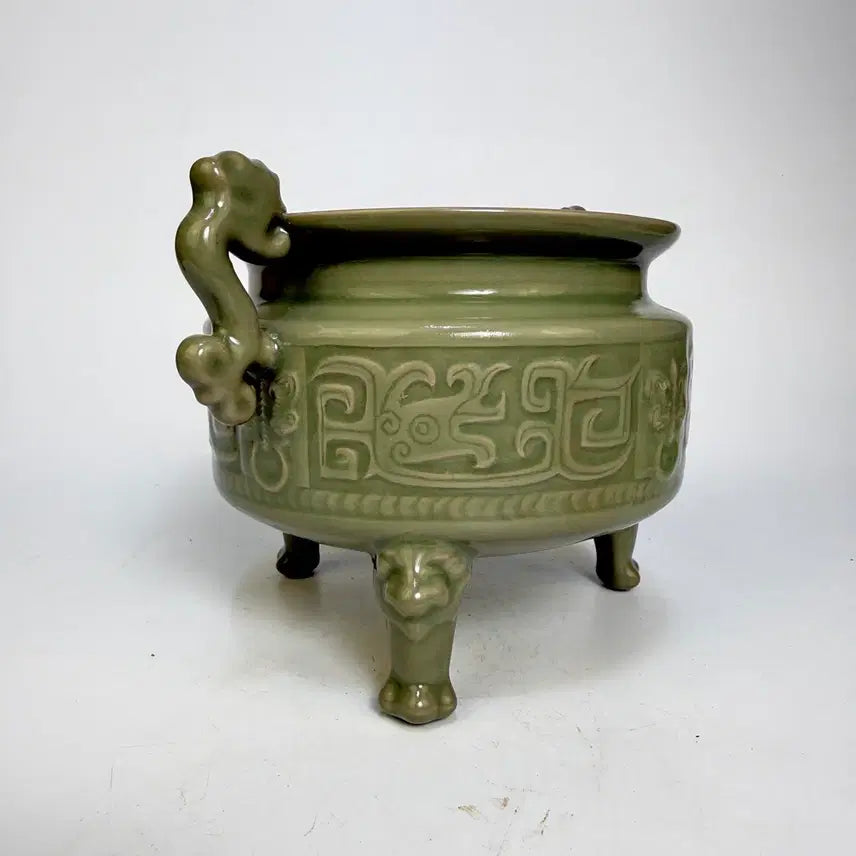 [BUNJANG] Woryo Relief Tripod Incense Burner / 월요 양각 삼족양이향로
