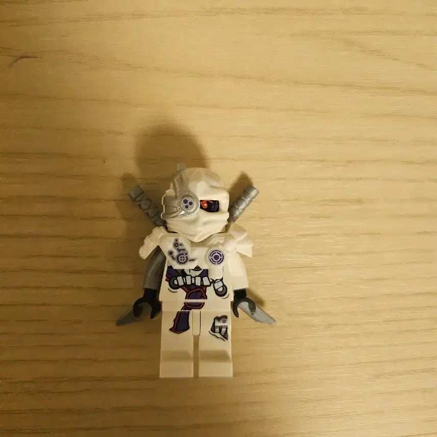 [BUNJANG] LEGO Ninjago White Crypter Toy / 레고 닌자고 화이트 크립터 팝니다