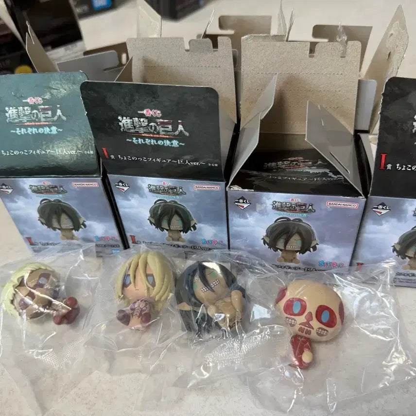 [BUNJANG] Attack on Titan Chokonoko Figures - Female Titan, Colossal Titan / 진격의거인 각자의결의 초코노코 거인 I상 여성형거인,초대형거인