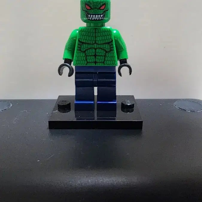 [BUNJANG] Lego DC 7780 Killer Croc Minifigure / 레고 DC 7780 올드 킬러크록