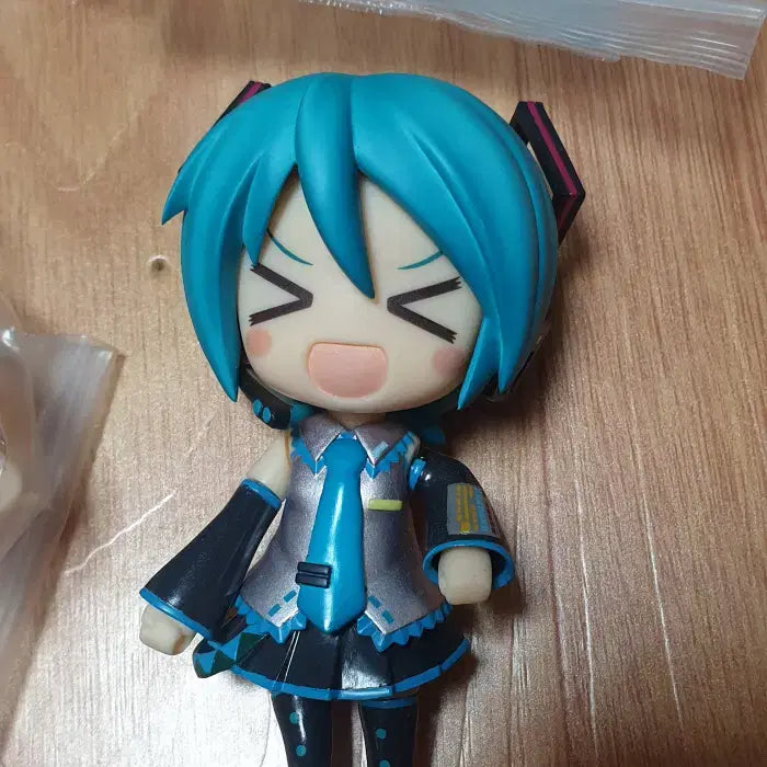 [BUNJANG] Nendoroid Hatsune Miku 2.0 Figure (No Box) / 넨도로이드 300 하츠네 미쿠 2.0 노박스