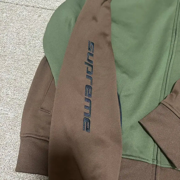 [BUNJANG] Supreme x Jordan Tricot Track Jacket Olive / 슈프림 x 조던 트랙 자켓