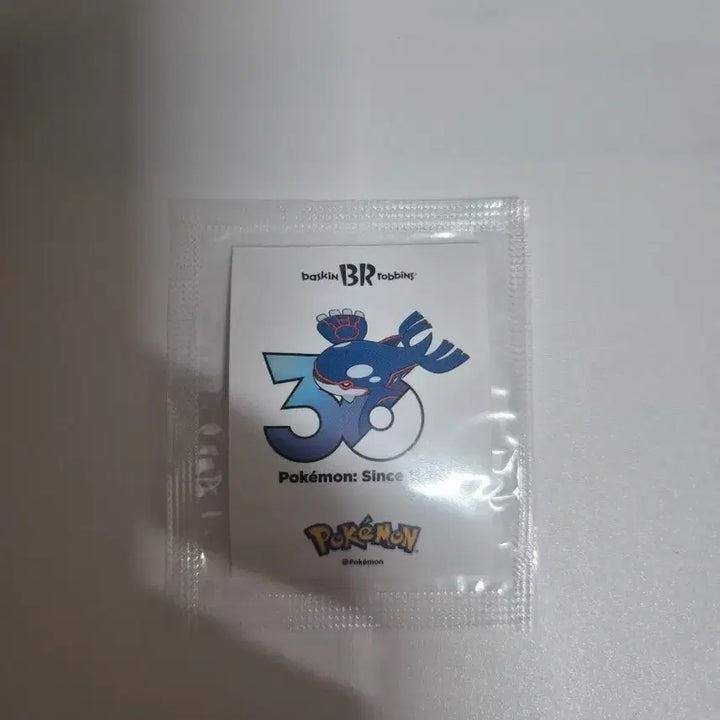 [BUNJANG] Baskin Robbins Pokémon 30th Anniversary Sticker (Groudon) / 배스킨라빈스 포켓몬 30주년 띠부씰 (가이오가)