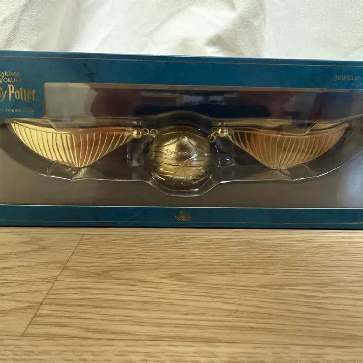 [BUNJANG] Universal Studios Japan Golden Snitch (Sealed) / 해리포터 오사카 유니버셜 골든 스니치 미개봉
