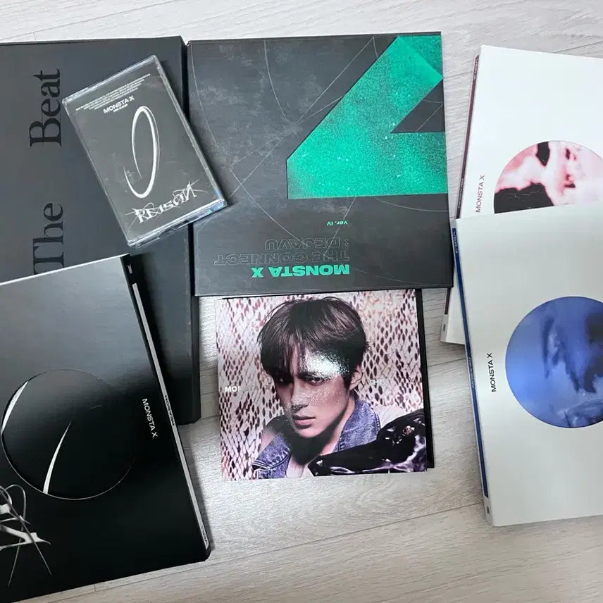[BUNJANG] MONSTA X Merchandise Bundle Set / 몬스타엑스 굿즈 팔아요