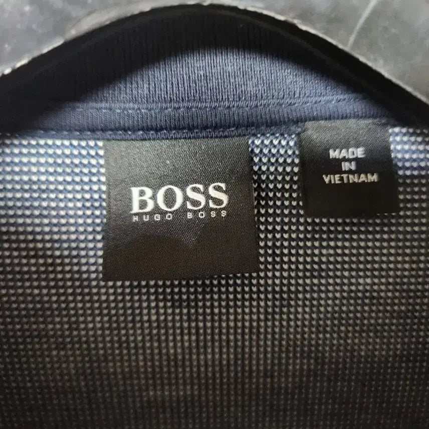 [BUNJANG] Hugo Boss Zip-Up Knit Jacket Size M (100) / 휴고보스 집업 니트 사이즈 100