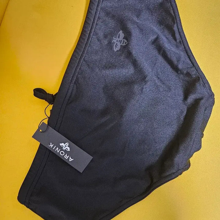 [BUNJANG] ARONIK Black Triangle Brief Swimwear / ARONIK 삼각 브리프 수영복 검정