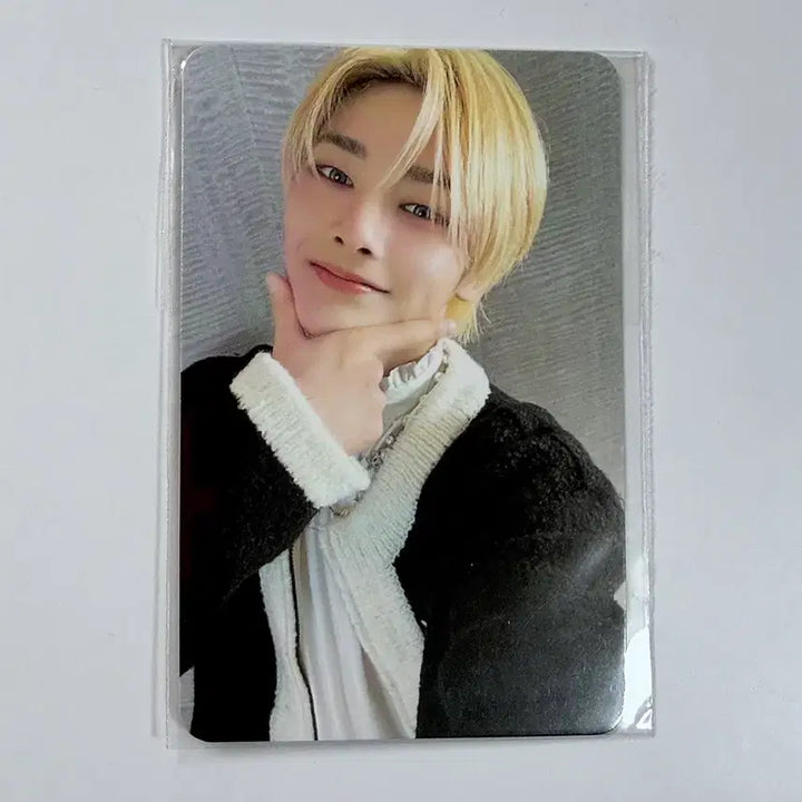 [BUNJANG] Stray Kids I.N Exhibition Random Photocard (Sealed) / 스트레이키즈 아이엔 전시회 랜덤포카 미개봉