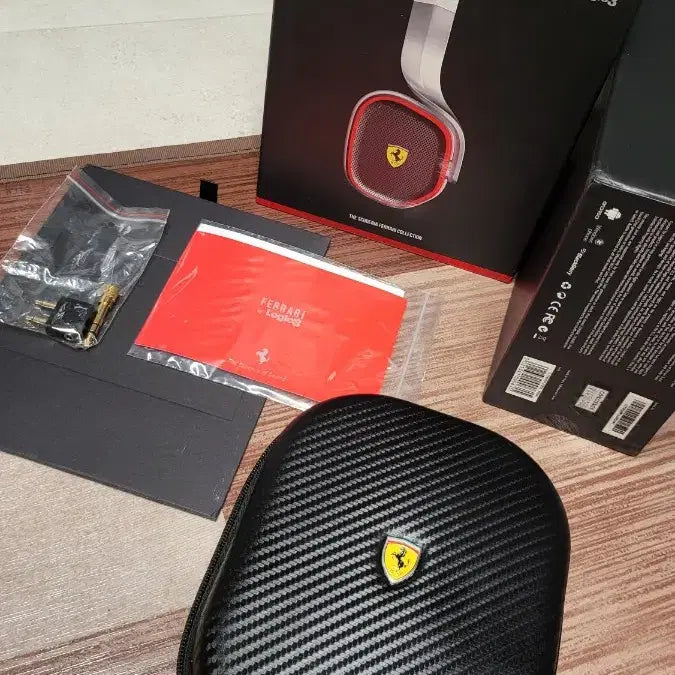 [BUNJANG] Ferrari by Logic3 R200 Headphones (White) / 페라리 by Logic3 R200 헤드폰