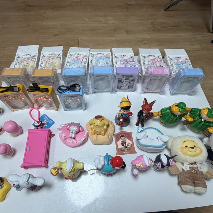 [BUNJANG] Sanrio Character Lights and Figures Bundle Set / 산리오 조명 / 피규어