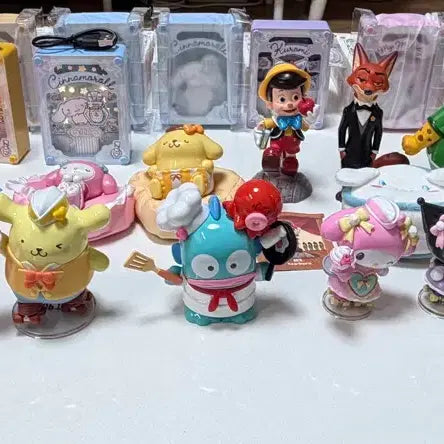 [BUNJANG] Sanrio Character Lights and Figures Bundle Set / 산리오 조명 / 피규어