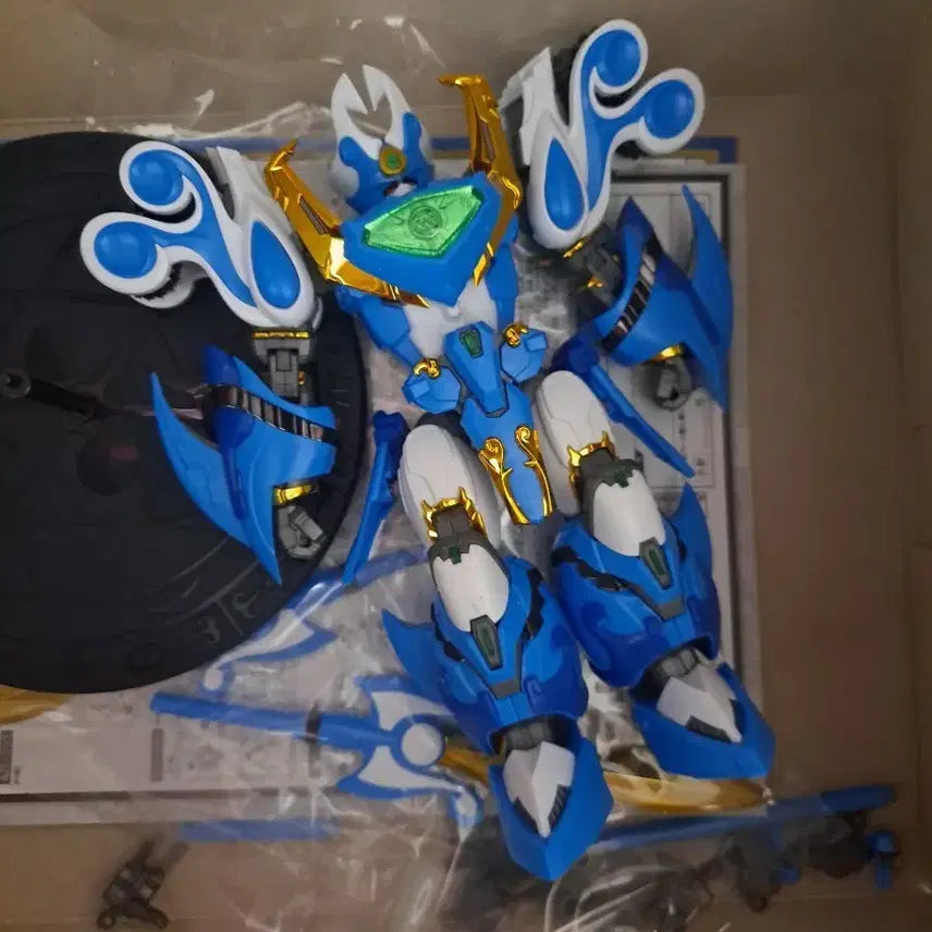 [BUNJANG] MODEROID King Style Aquabite Gold Edition Partially Assembled / 모데로이드 킹스타일 아쿠아비트 골드 에디션  가조립