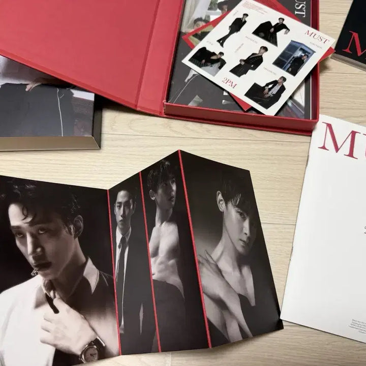 [BUNJANG] 2PM Junho MUST Limited Edition Photobook Set / 이준호 2PM 7집 must 준호 표지 한정반 (5천장 한정화보 포함)