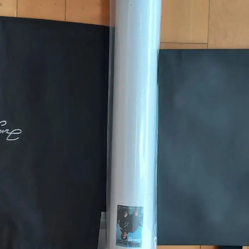 [BUNJANG] Calvin Klein Jungkook The Rebellious Poster &amp; Paper Bag / 캘빈클라인 정국 더 리벨 라이드 포스터 +종이백