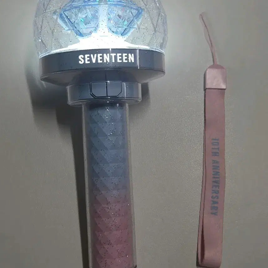 [BUNJANG] Seventeen 10th Anniversary Carat Bong Lightstick / 10주년 캐럿봉 (세븐틴 응원봉) 양도합니다