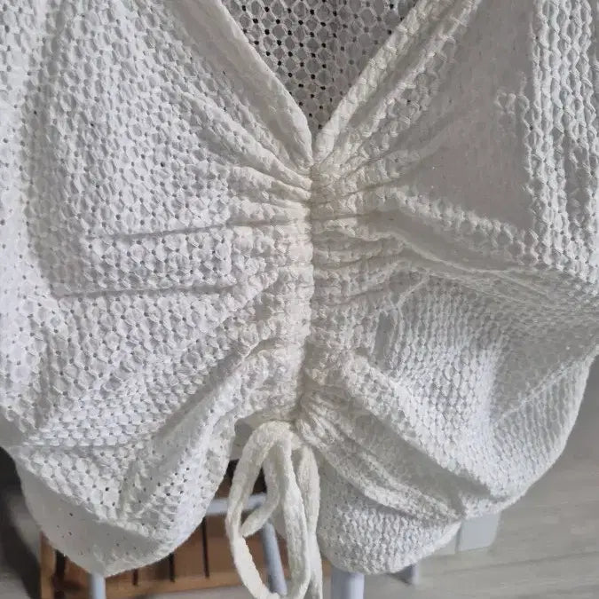 [BUNJANG] White Shirred Crop Short-Sleeve Blouse / 화이트 셔링 크롭 반팔 블라우스