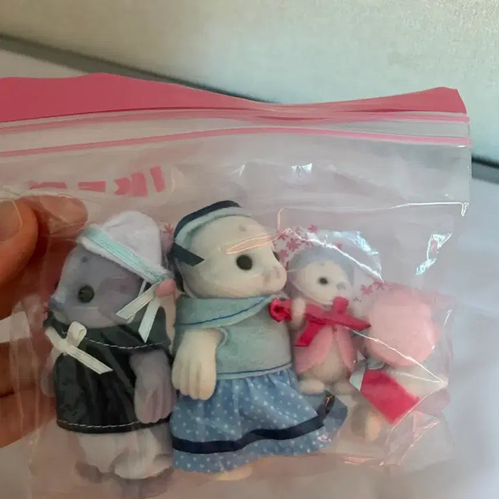 [BUNJANG] Sylvanian Families Seal Family Toy Set / 실바니안 물범 가족 판매
