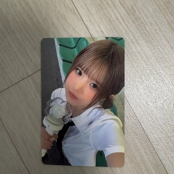 [BUNJANG] fromis_9 Song Hayoung Official Lightstick Photocard / 프로미스나인 송하영 응원봉 포카 팔아요