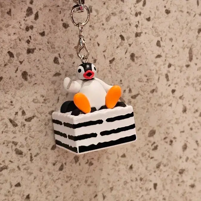 [BUNJANG] Twosome Place Pingu Random Figure Keyring / 투썸 핑구 랜덤 피규어 키링 아이스박스 핑가 키링