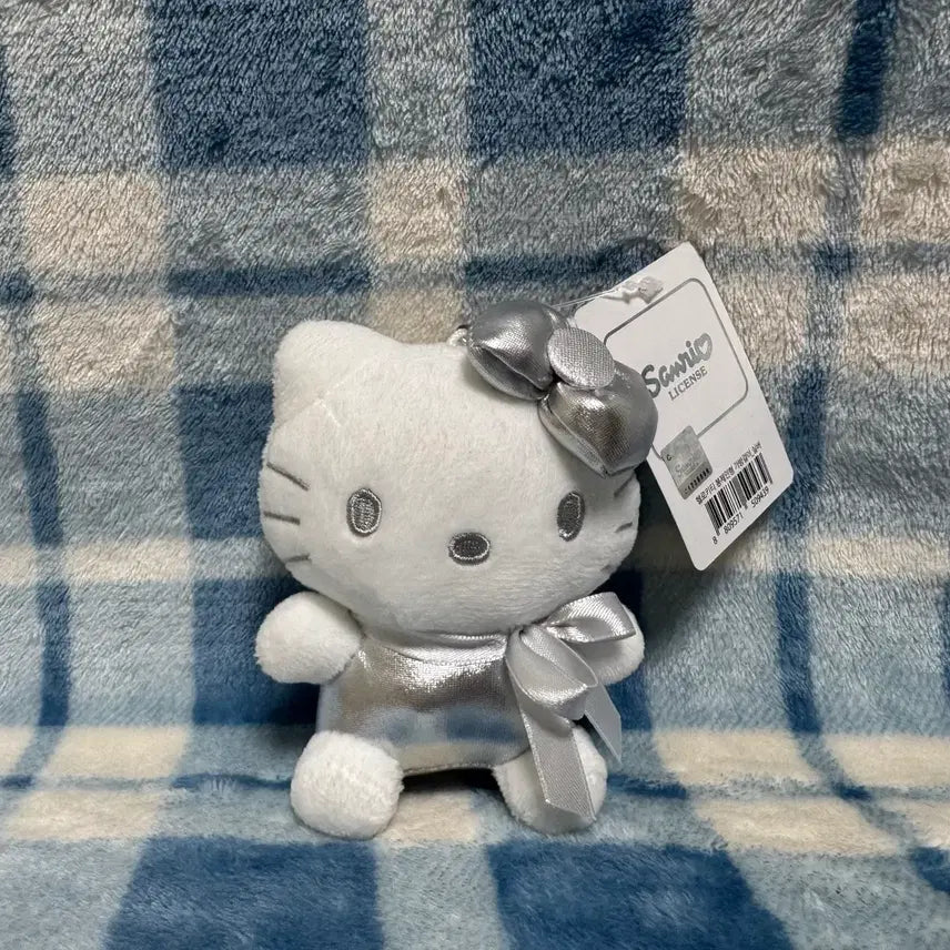 [BUNJANG] Sanrio Hello Kitty Silver Keychain (13cm) / 산리오 실버 헬로키티 (13cm) 키링