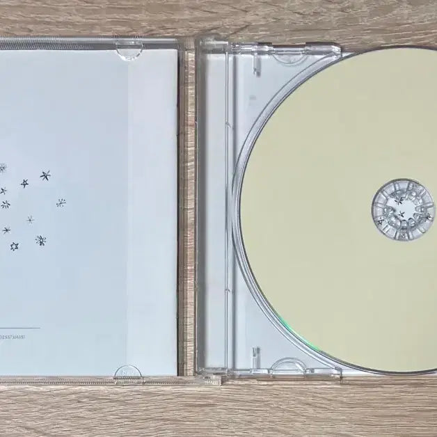 [BUNJANG] Carla Bruni Little French Songs CD / 카를라 브루니 - Little French Songs CD 판매