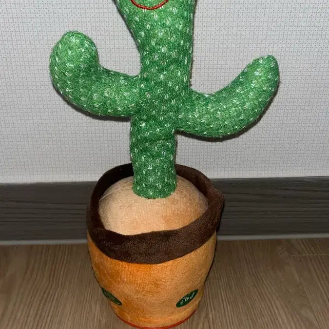 [BUNJANG] LED Dancing and Singing Cactus Toy / 선인장 인형 말하고노래하고춤추는LED인형