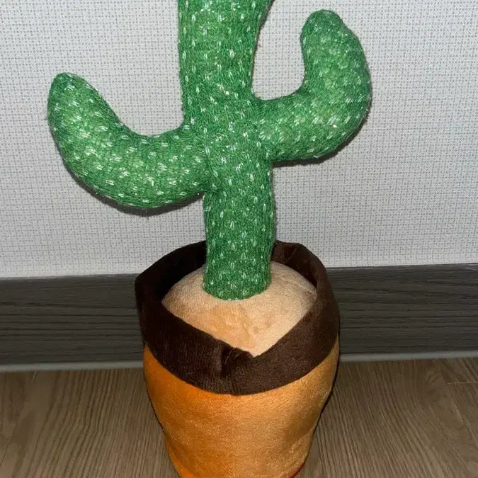 [BUNJANG] LED Dancing and Singing Cactus Toy / 선인장 인형 말하고노래하고춤추는LED인형