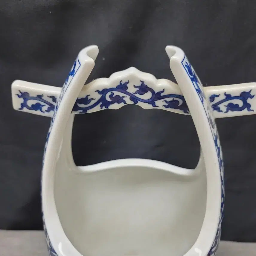 [BUNJANG] Chinese White Porcelain Blue and White Floral Basket Vase / 중국 백자 청화 화문 바구니호 도자기