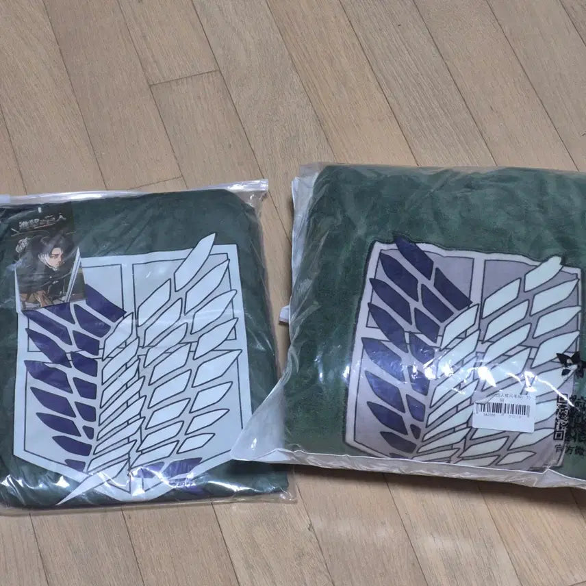 [BUNJANG] Attack on Titan Sealed Blanket Cape Set / 프랭크아님) 미개봉 진격의거인 담요 망토