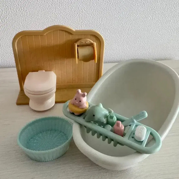 [BUNJANG] Sylvanian Families Bathroom Set (Toilet, Sink, Bathtub, etc.) / 1704)올드)단종)실바니안 욕실세트(변기 세면대 욕조 등)