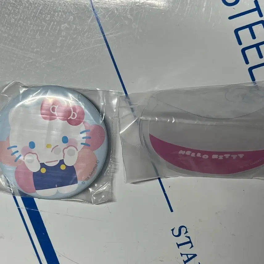 [BUNJANG] Sanrio Gacha Capsule Shape Can Badge Keyring Hello Kitty / 산리오 가챠모양 캔뱃지 키링 헬로키티