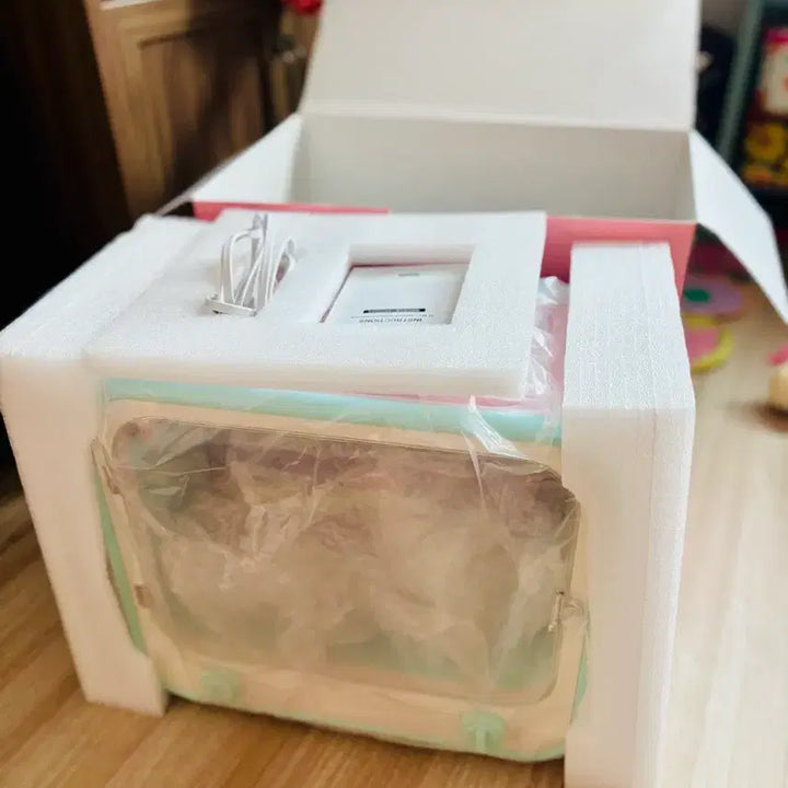 [BUNJANG] Pop Mart Labubu TV Set Luminous Display Container Keychain / 팝마트 라부부 컨테이너
