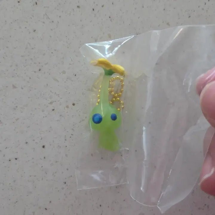 [BUNJANG] Pikmin Glow-in-the-Dark Jelly Keychain / 야광 피크민 반짝 피크민 젤리 키링 새상품
