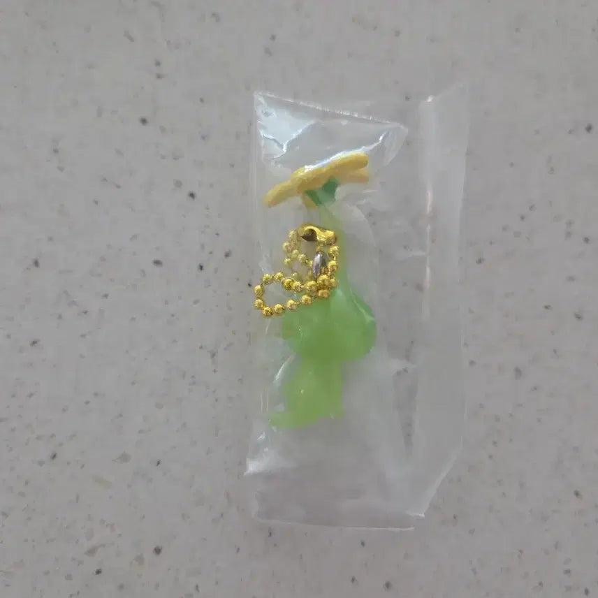 [BUNJANG] Pikmin Glow-in-the-Dark Jelly Keychain / 야광 피크민 반짝 피크민 젤리 키링 새상품