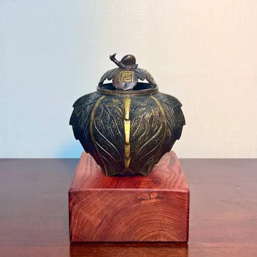 [BUNJANG] Chinese Traditional Bronze Incense Burner, Golden Leaf Pattern / 중국 전통 동 향로) 금채 와우형 엽문 사방 향로