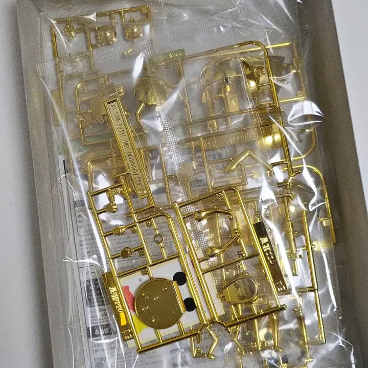 [SOLD OUT] 케로로 팬클럽 가입 특전 프라모델 골드 에디션 (새상품)