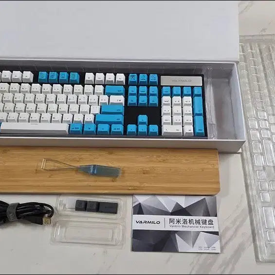 [SOLD OUT] 바밀로 VA104M 다크 그레이 체리 갈축 키보드+PBT키캡+손목 받침대