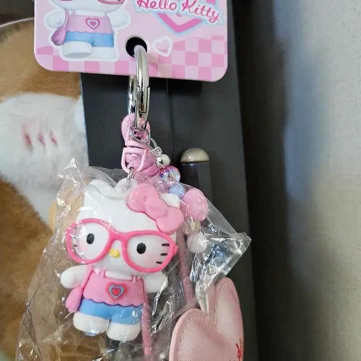 [BUNJANG] Hello Kitty Glasses Figure Keychain / 헬로키티 안경 피규어 키링