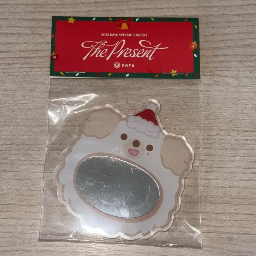 [BUNJANG] Day6 Dowoon 25th Concert Petit Merz Don Fan Gift Mirror (Sealed) / [미개봉] 데이식스 도운 25클콘 쁘띠멀즈 돈 팬기프트 거울 양도
