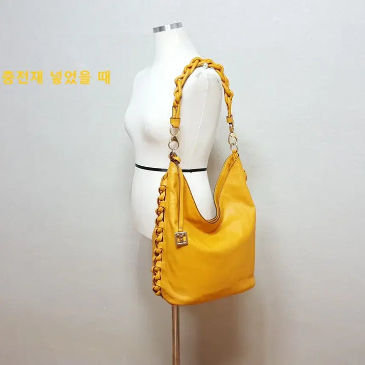 [BUNJANG] COCCINELLE Leather Hobo Bag / Shoulder Bag / 코치넬레 COCCINELLE 소가죽 호보백/숄더백 새것수준