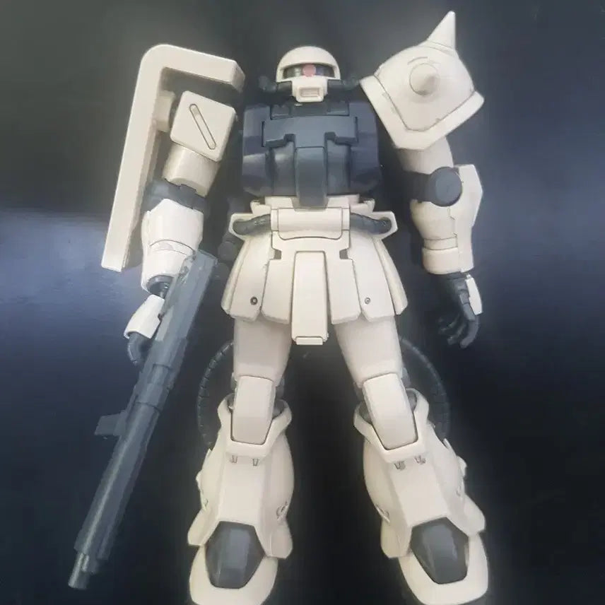 [BUNJANG] Bandai HG Gundam Zaku II (Assembled) / Hg 건담 가조립 연방 자쿠2 깔끔하게 만든 건담 팝니다